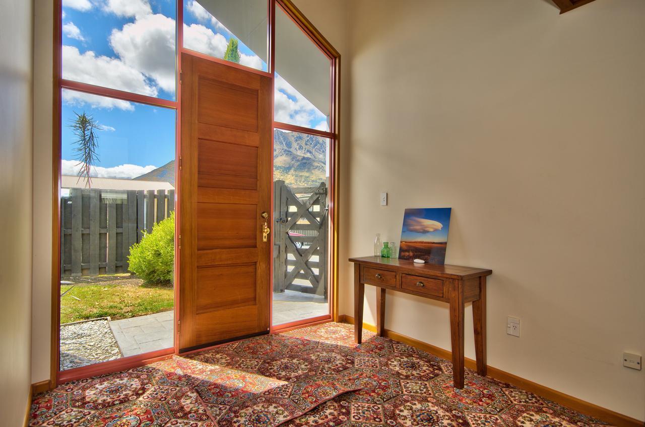 Qt Inntouch Queenstown Exterior photo